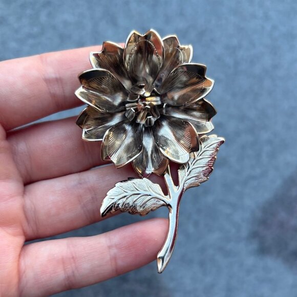 Vintage Silver Tone 3D Textured Statement Flower Brooch - Picture 1 of 4